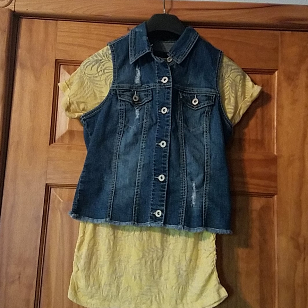 Women's jean jacket with shirt
